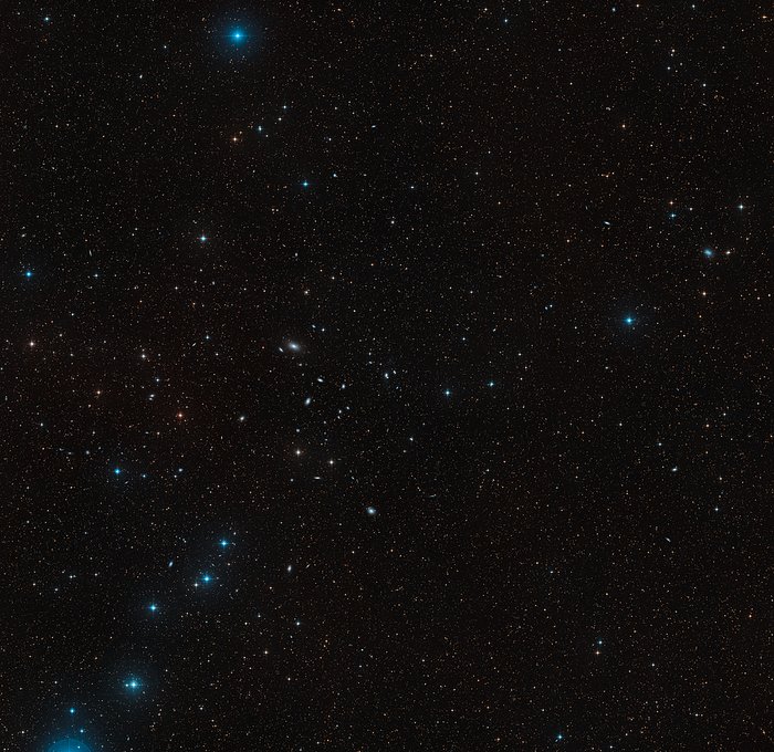 Overzichtsfoto van de hemel rond het sterrenstelsel NGC 5291