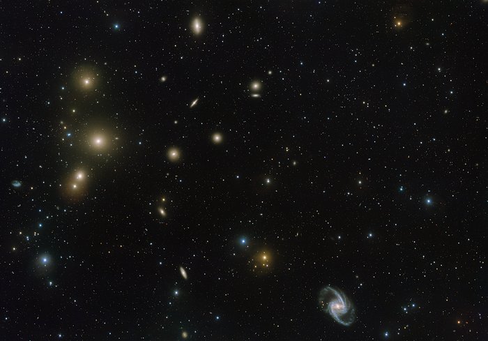Kupa galaxií Fornax na snímku z teleskopu VST