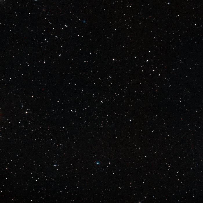 Immagine DSS del cielo intorno all'ammasso di galassie Abell 2597