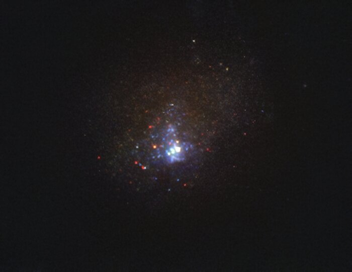 Hubbleteleskopet viser Kinman Dværggalaksen