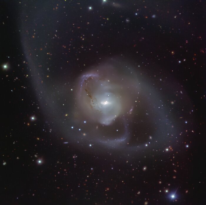 NGC 7727’s spectacular galactic dance as seen by the VLT