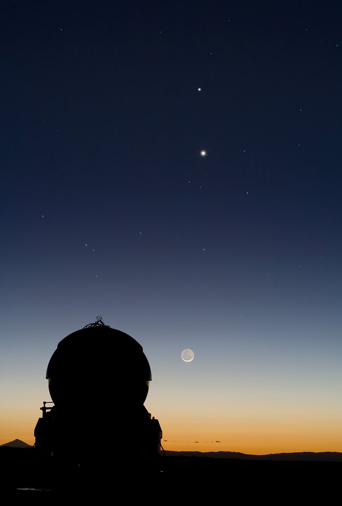 Trío celeste alineado: Mercurio, Venus y la Luna