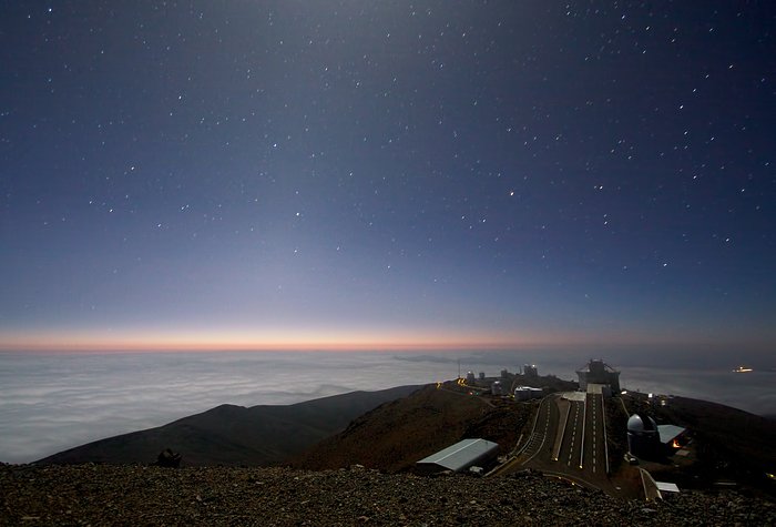 Mondschein und Zodiakallicht über La Silla