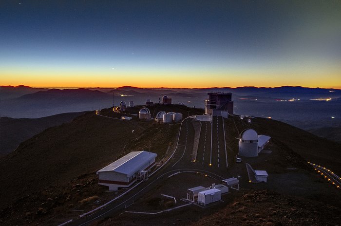 Planety se řadí nad observatoří La Silla