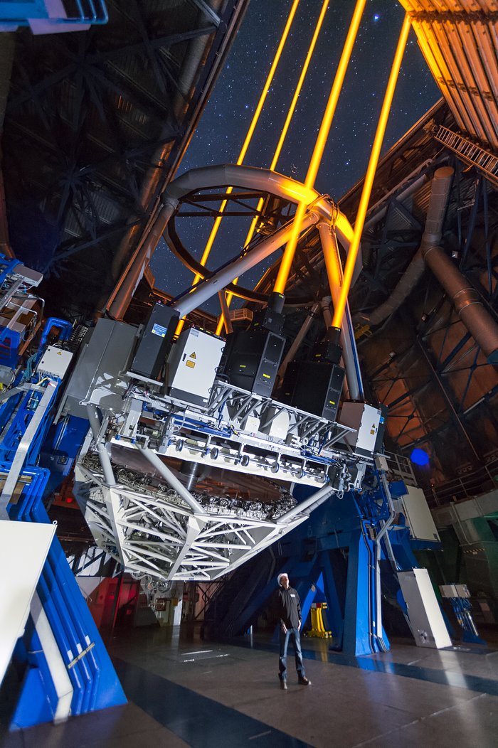 Quatro lasers sobre o Paranal