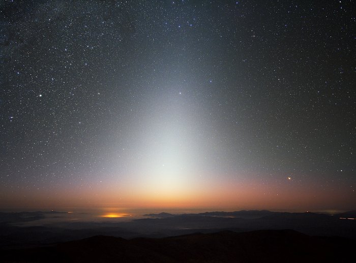 Zodiakální světlo z observatoře La Silla