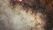 Acercándonos al cúmulo estelar NGC 6520 y a la nube oscura Barnard 86