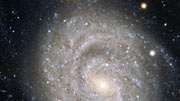 Lähikuva spiraaligalaksista NGC 1637