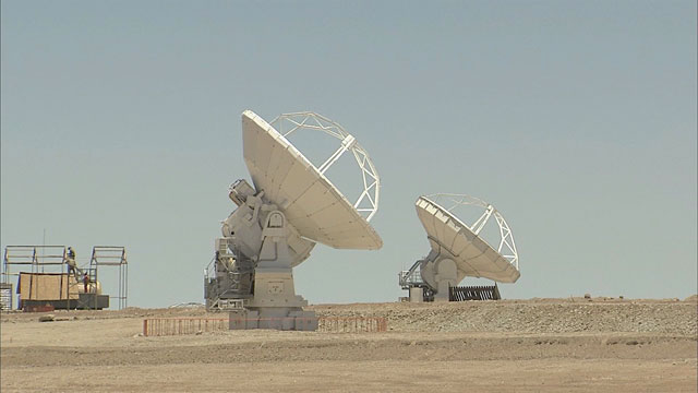 Two moving antennas