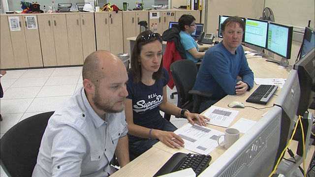 Astronomers at the OSF control room during observations (part 1)