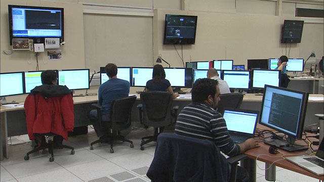 Astronomers at the OSF control room during observations (part 12)