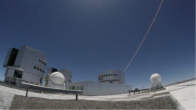 Prima luce del nuovo laser sullo strumento di ottica adattiva al Paranal