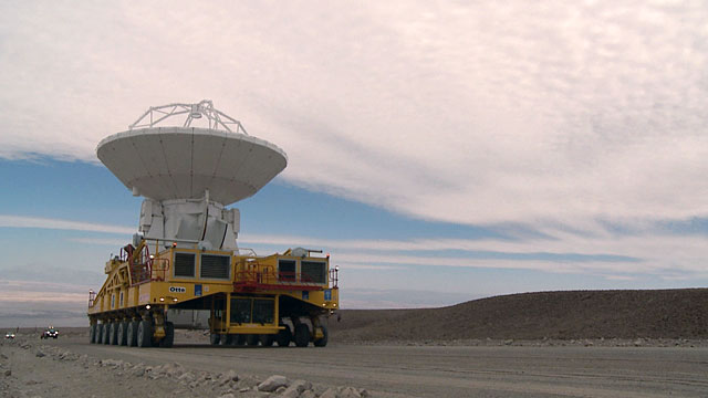 Una antena ALMA camino al Llano de Chajnantor por primera vez