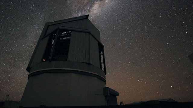 Secuencia timelapse de la cúpula del VST de noche