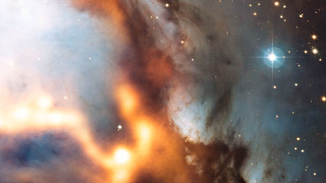 Peneirando poeira cósmica próximo do Cinturão de Orion (panorâmica)