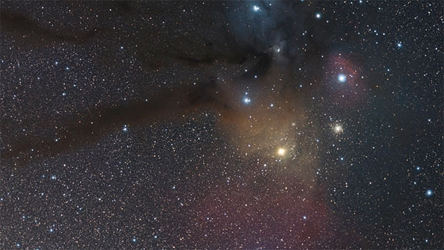 Acercándonos al cúmulo globular de estrellas Messier 4