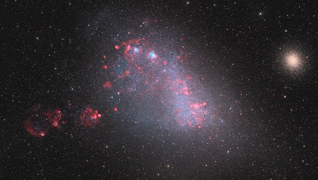 Acercándonos al cúmulo globular de estrellas 47 Tucanae