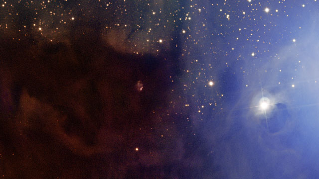 Panorâmica da nuvem escura Lupus 3 e das estrelas quentes jovens associadas à nuvem