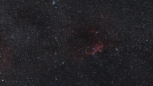 Acercándonos a las alas de la Nebulosa de la Gaviota