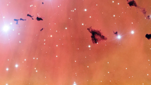 Nahansichten des Sternentstehungsgebiets IC 2944 und der Thackaray-Globulen
