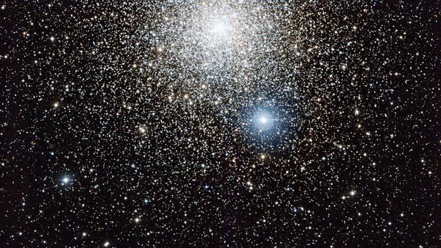 Más cerca del cúmulo globular de estrellas NGC 6752