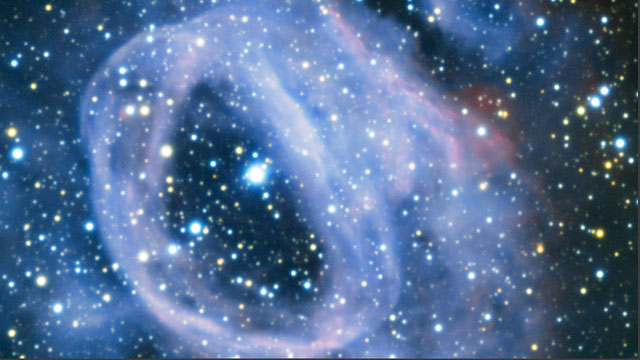 Zwenken langs de nieuwe VLT-opname van NGC 2014 en NGC 2020