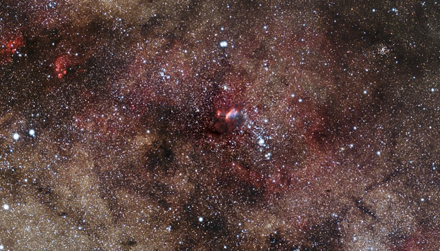 Acercándonos a la Nebulosa del Camarón 