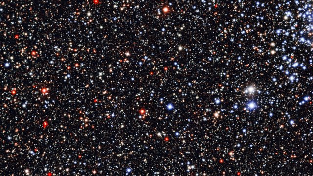 Panorâmica do enxame aberto Messier 11
