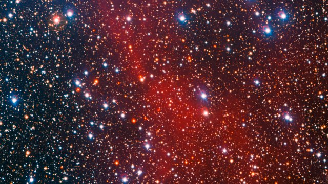Vue panoramique de l'amas d'étoiles coloré NGC 3532 