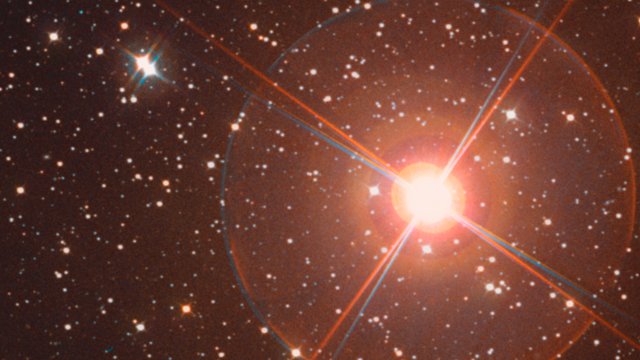 Aproximação à estrela gigante vermelha L2 Puppis