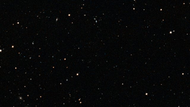 Zooma in på MUSE bild av Hubble Ultra Deep Field