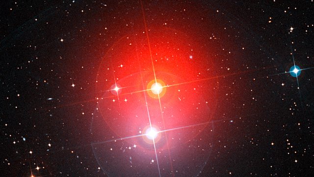 ESOcast 144 Light: Burbujas gigantes en la superficie de una estrella gigante roja (4K UHD)