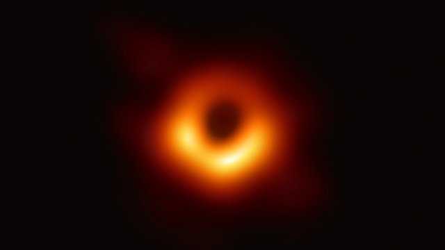 ESOcast 199 "in pillole": catturata la prima immagine di un buco nero