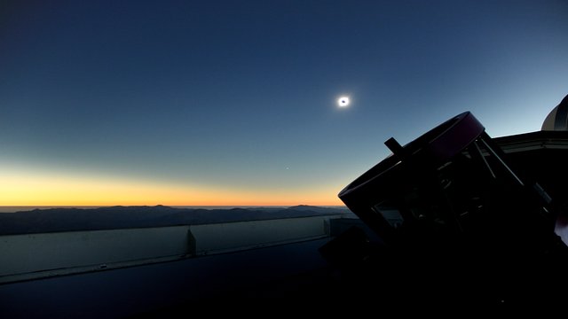 Time-lapse of total solar eclipse from REM