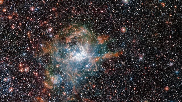 Aproximação à Nebulosa da Tarântula no rádio
