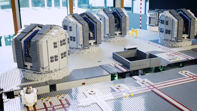Esocast 114 Light: Modelo em LEGO® do VLT (4K UHD)