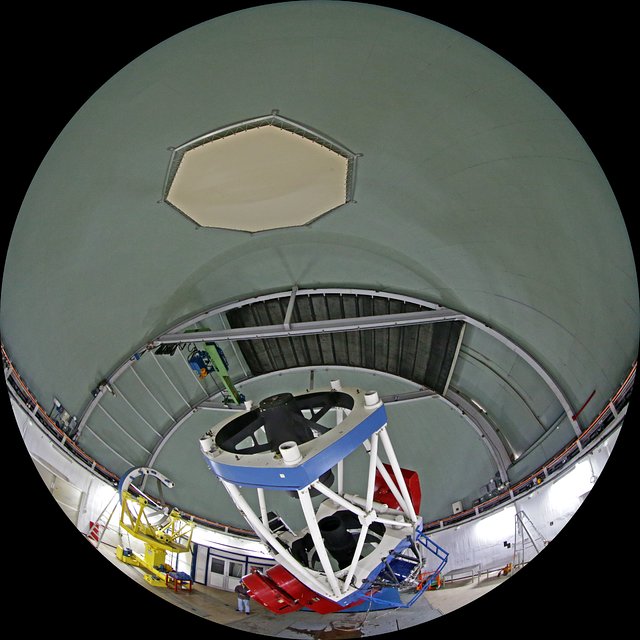 MPG/ESO 2.2-metre telescope at la Silla in action