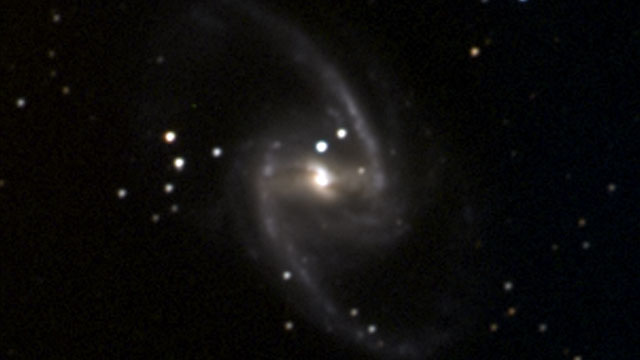 TAROT upptäcker en stark supernova i NGC 1365