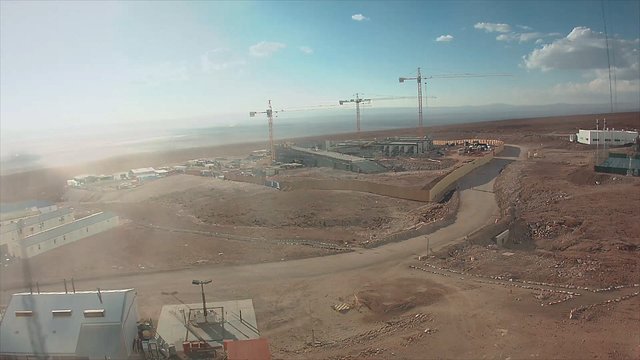 Vídeo time-lapse da construção da Residencia ALMA