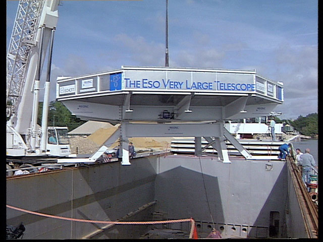 Transporting the VLT mirror — France 1993 — clip 2