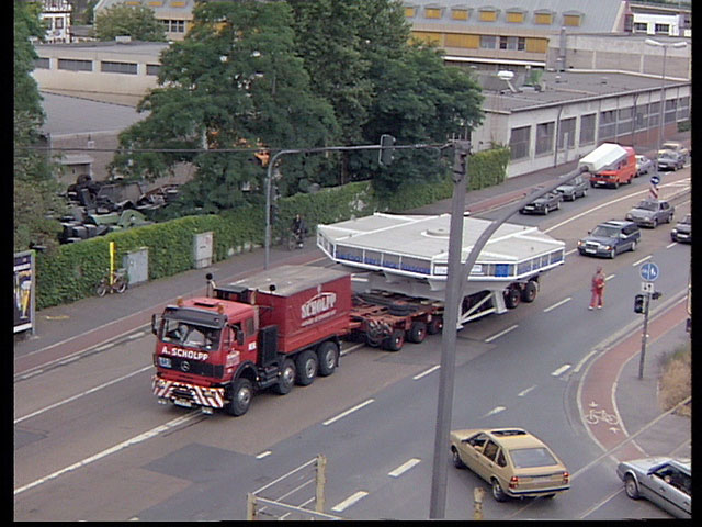 Transporting the VLT mirror — 1993 — clip 2