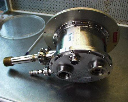 Continuous Flow Cryostat